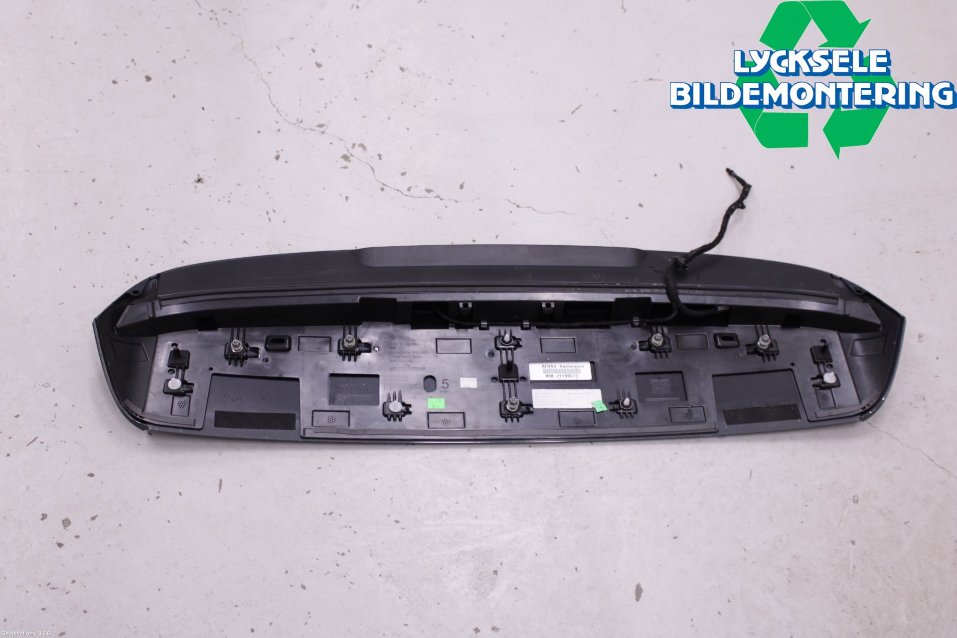 Volkswagen VW GOLF / E-GOLF VIII 20- Spoiler Baklucka