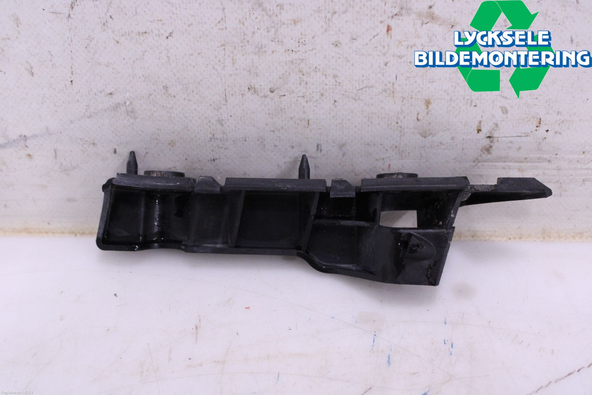 Audi A5 07-16 Stötfångarfäste Fram Vä