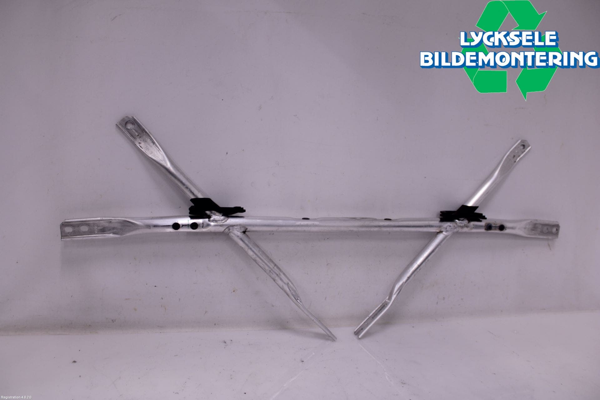 Audi A6 F2/C8 19- Fjäderbensstag