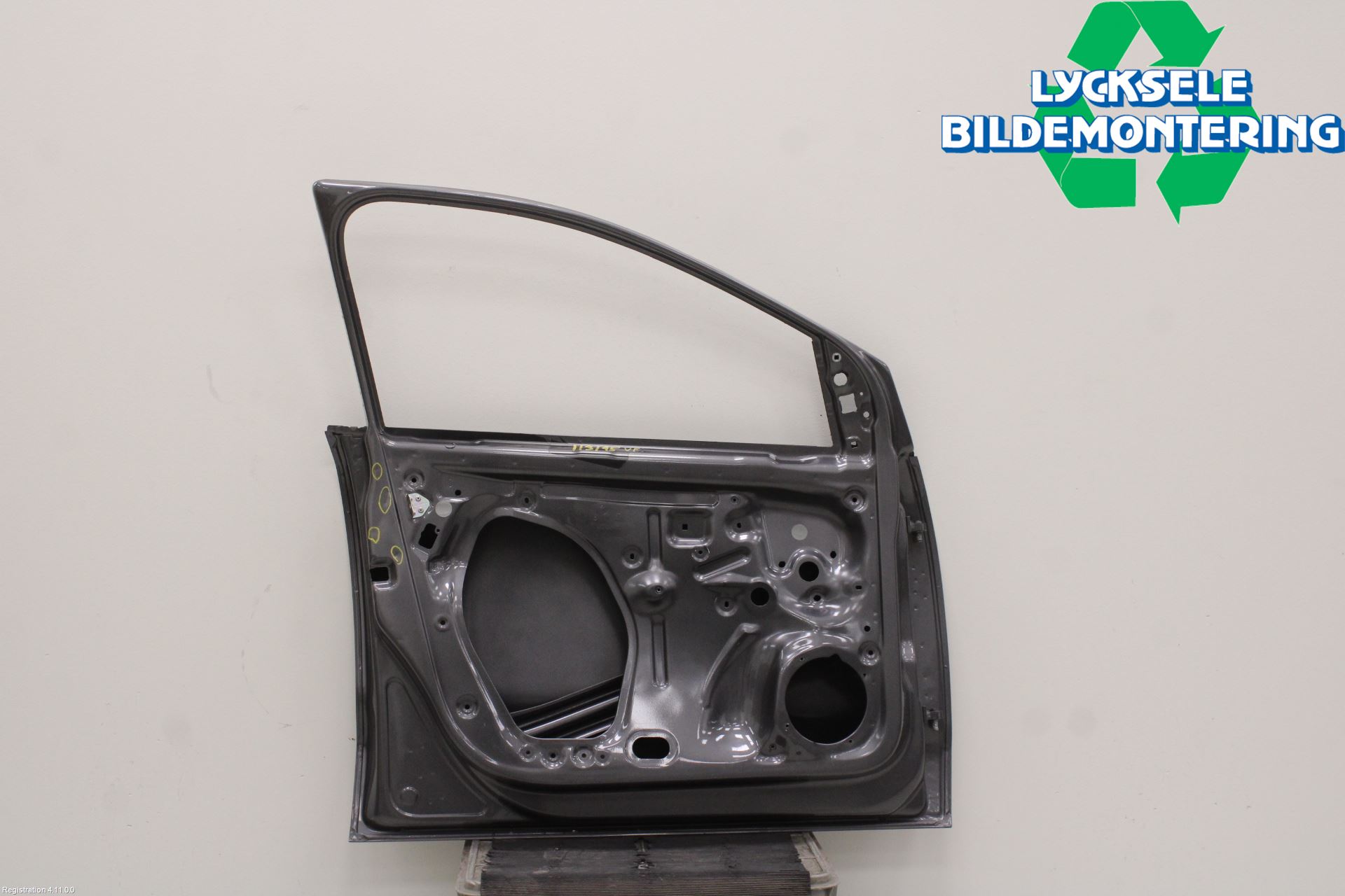 Volkswagen VW POLO 10-17 Dörr Fram Vänster
