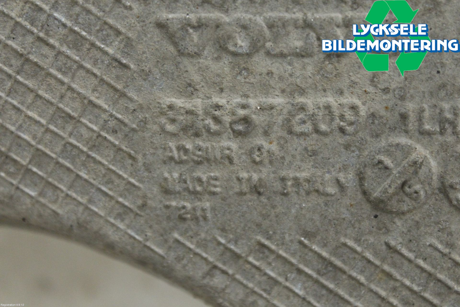 Volvo V90 17->> Bärarm Bak Vänster