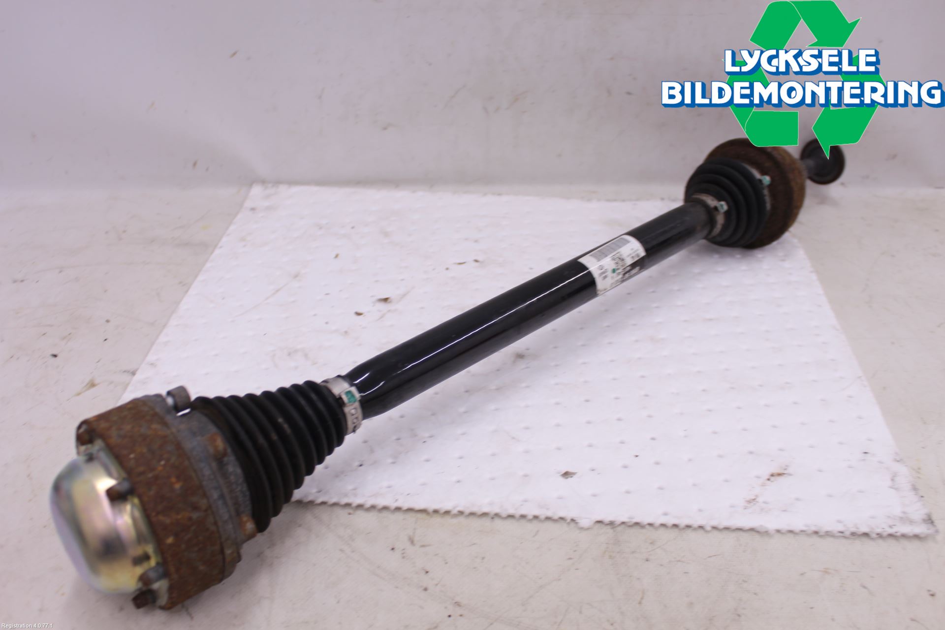 Audi A4/S4 B9 16-19 Drivaxel Bak Höger