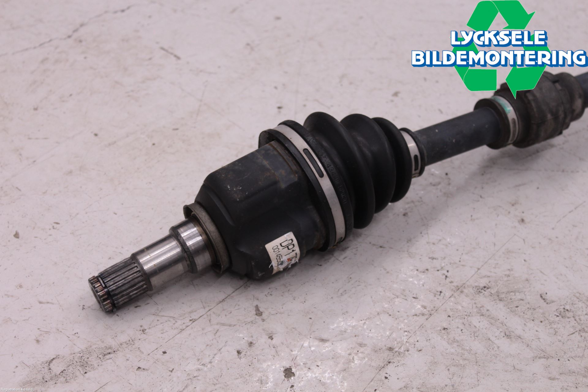 Toyota VERSO-S 11-16 Drivaxel Fram Höger