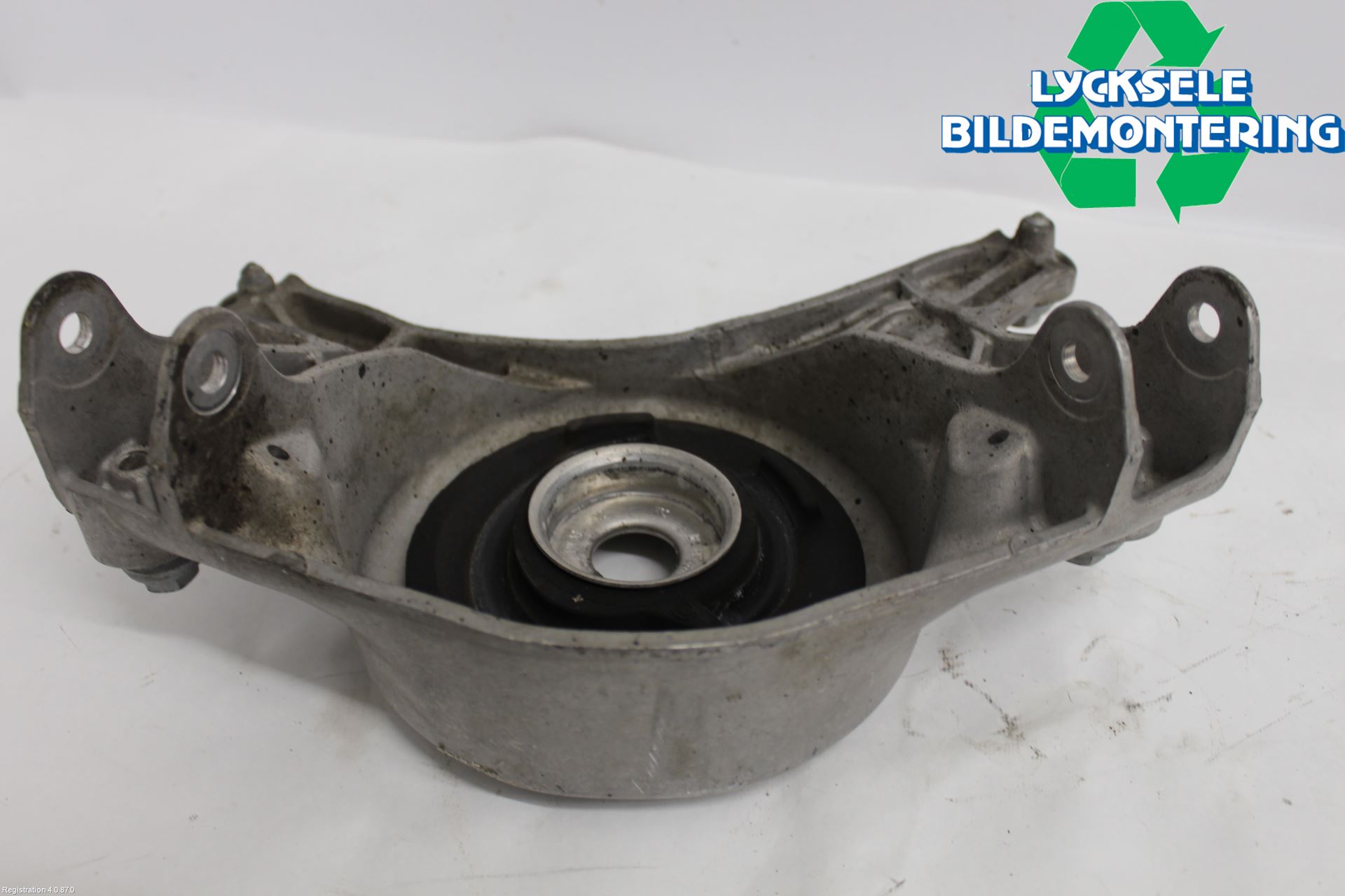 Audi A4/S4 08-11 Fjäderbenslager Fram