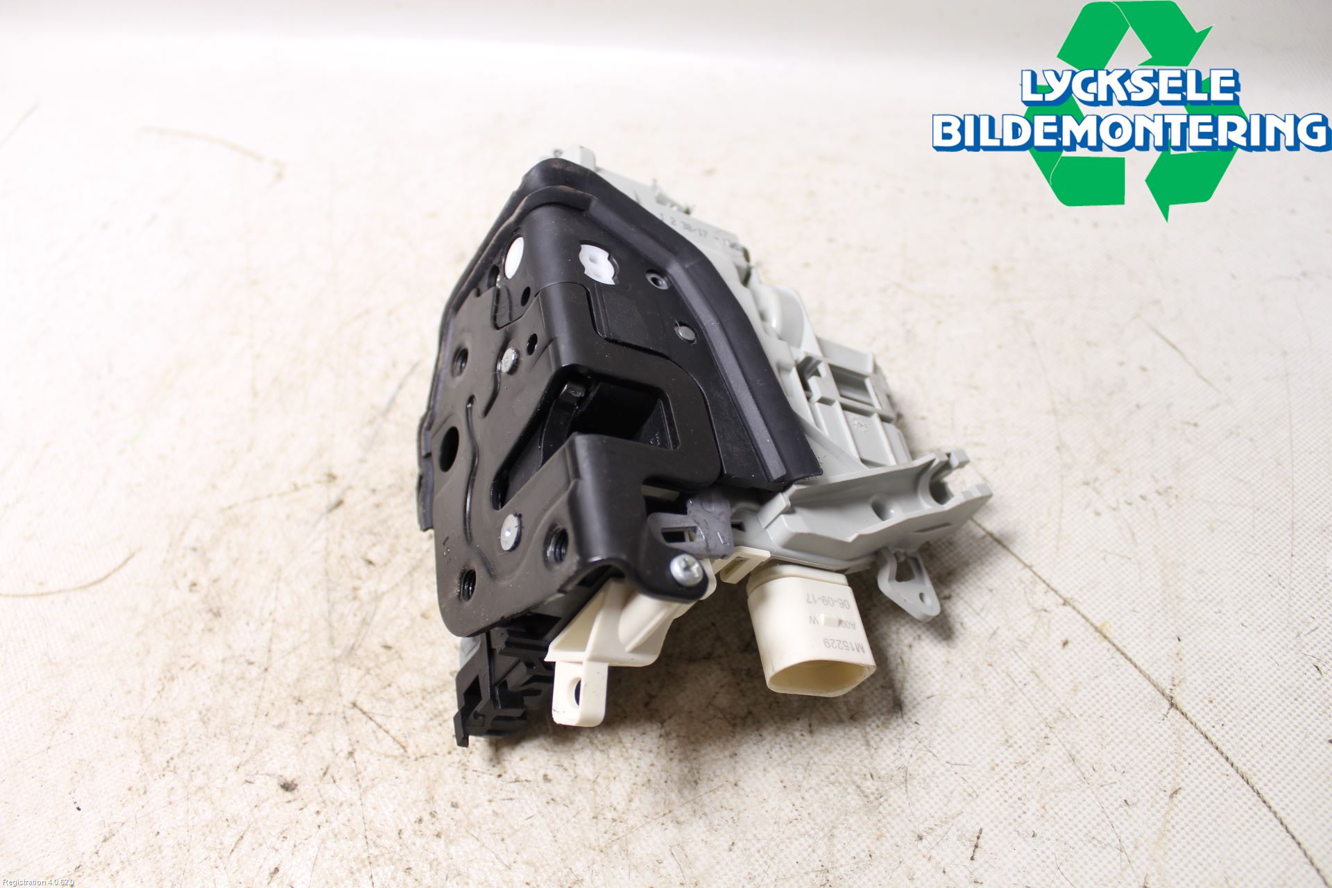 Audi A6 ALLROAD 12-18 Låskista-Dörrlås