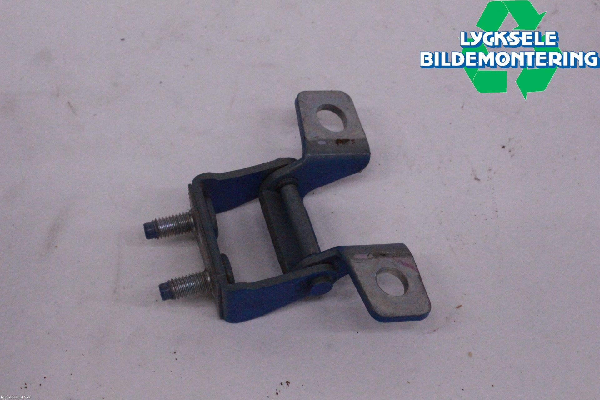 Kia CEED/CEED SW 19- Bakluckegångjärn Hö