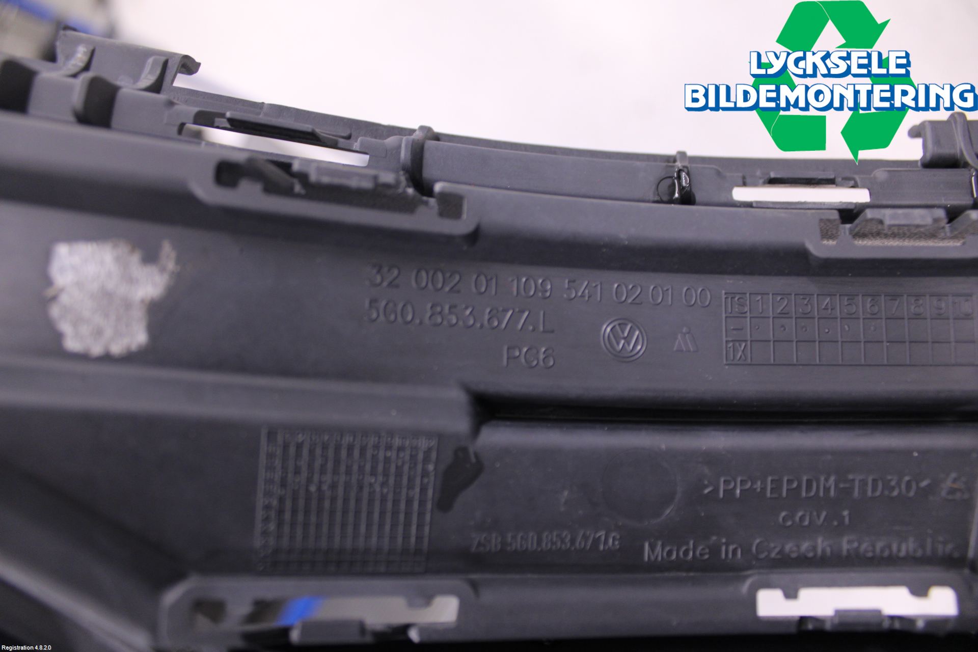 Volkswagen VW GOLF / E-GOLF VII 13-20 Grilldel Mitt