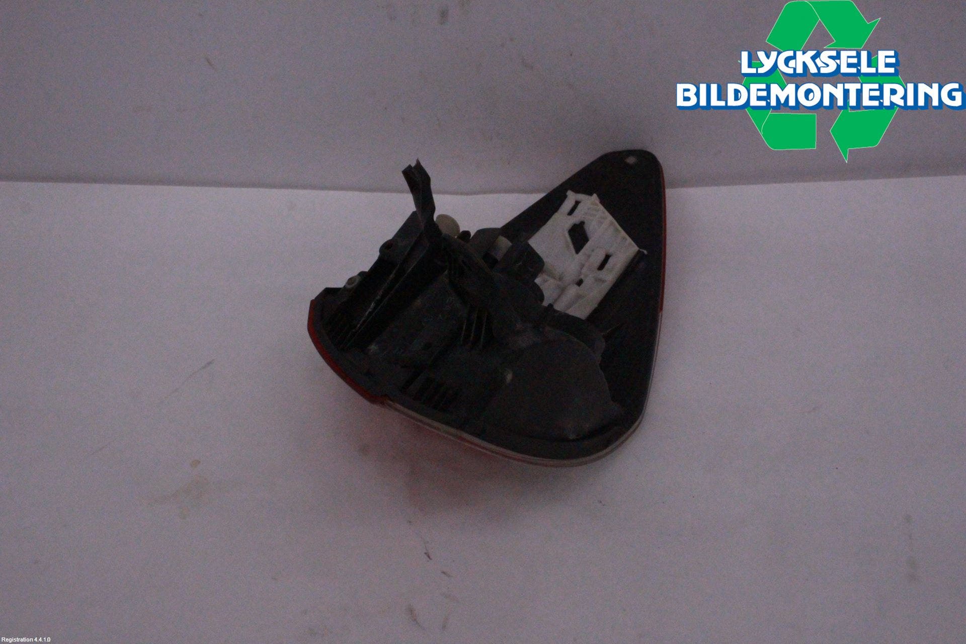 Subaru LEGACY 10-14 Bakljus Vänster