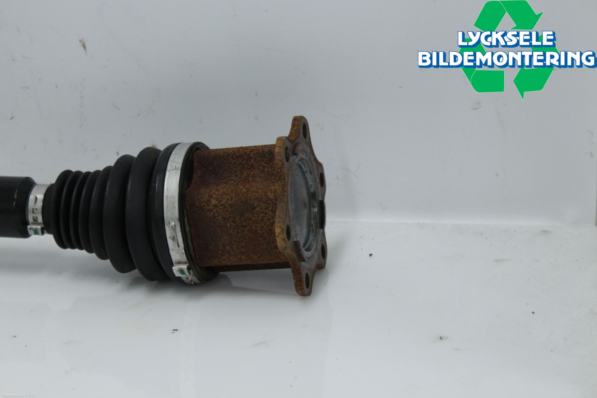 Volkswagen VW PASSAT 15-19 Drivaxel Fram Höger