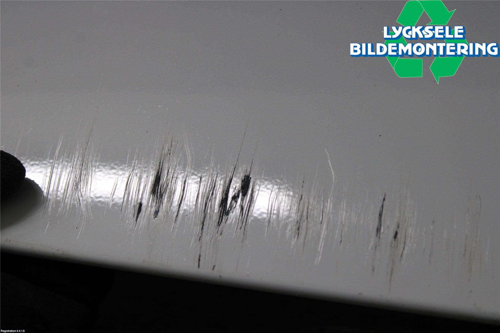 Audi A4/S4 B9 20- Hasplåt Plåt-Plast