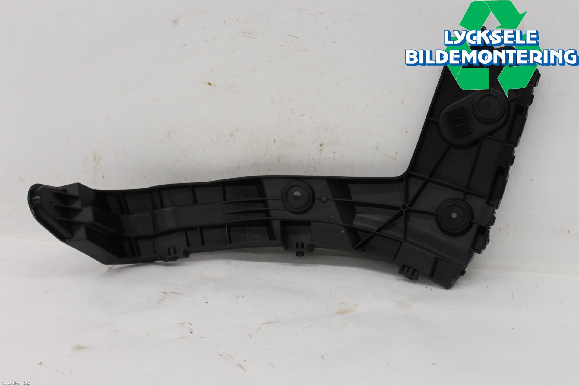 Audi Q2/SQ2 17- Stötfångarfäste Bak Vä