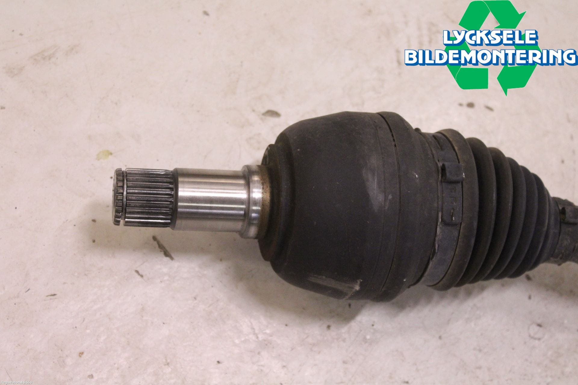 Mercedes-Benz MB CLA-KLASS (C117/X117) 13-19 Drivaxel Fram Vänster