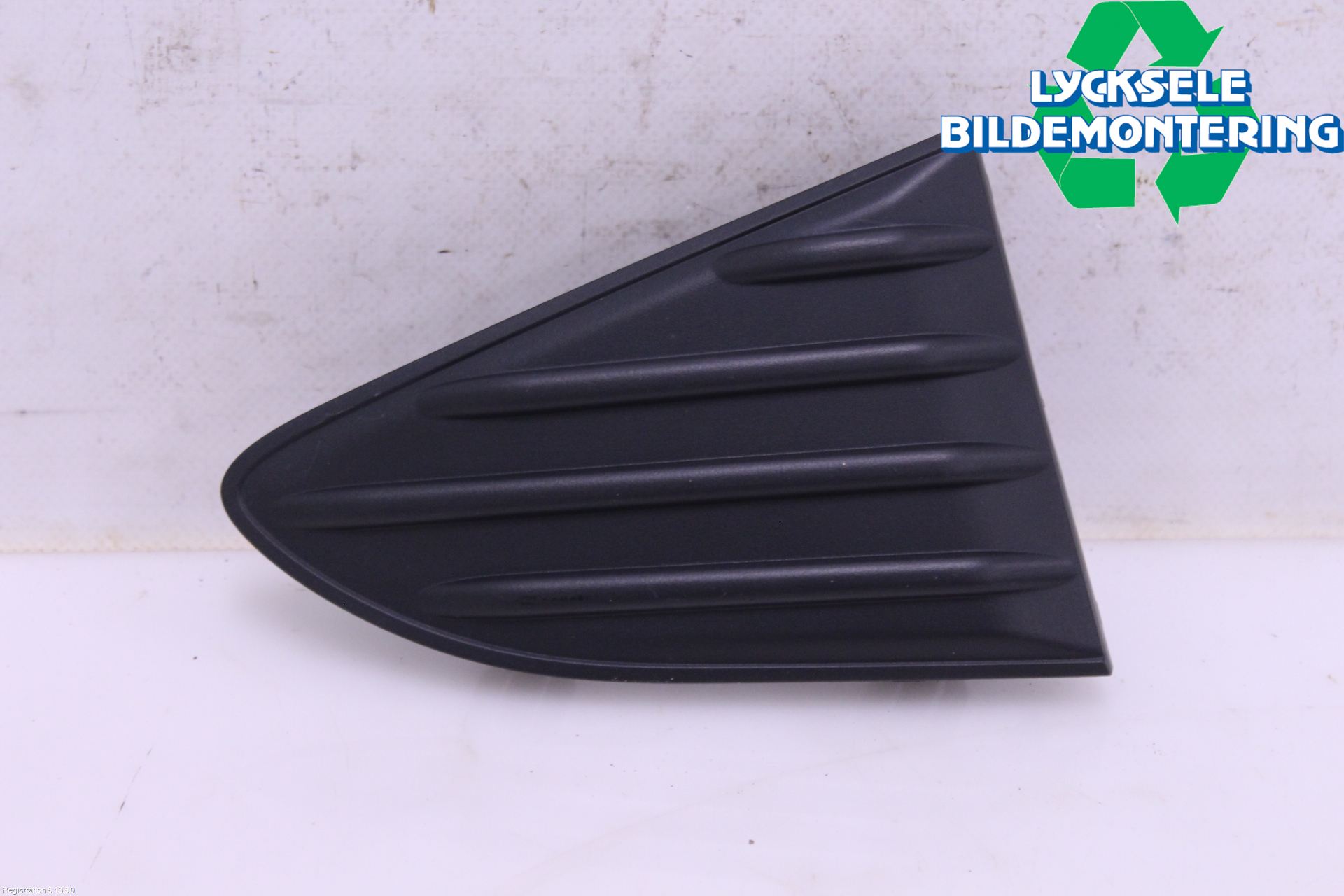 Toyota YARIS XP130 15-20 Stötfångardel Bak Hö