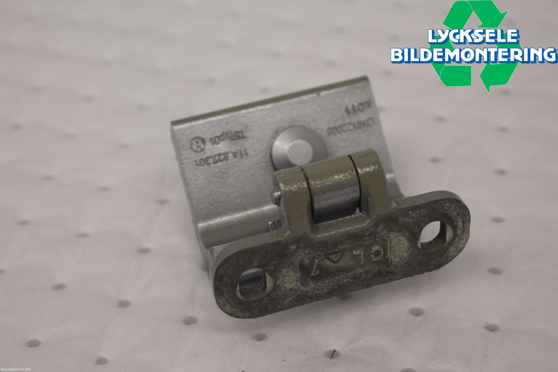 Volkswagen VW ID.4 21- Bakluckegångjärn Hö