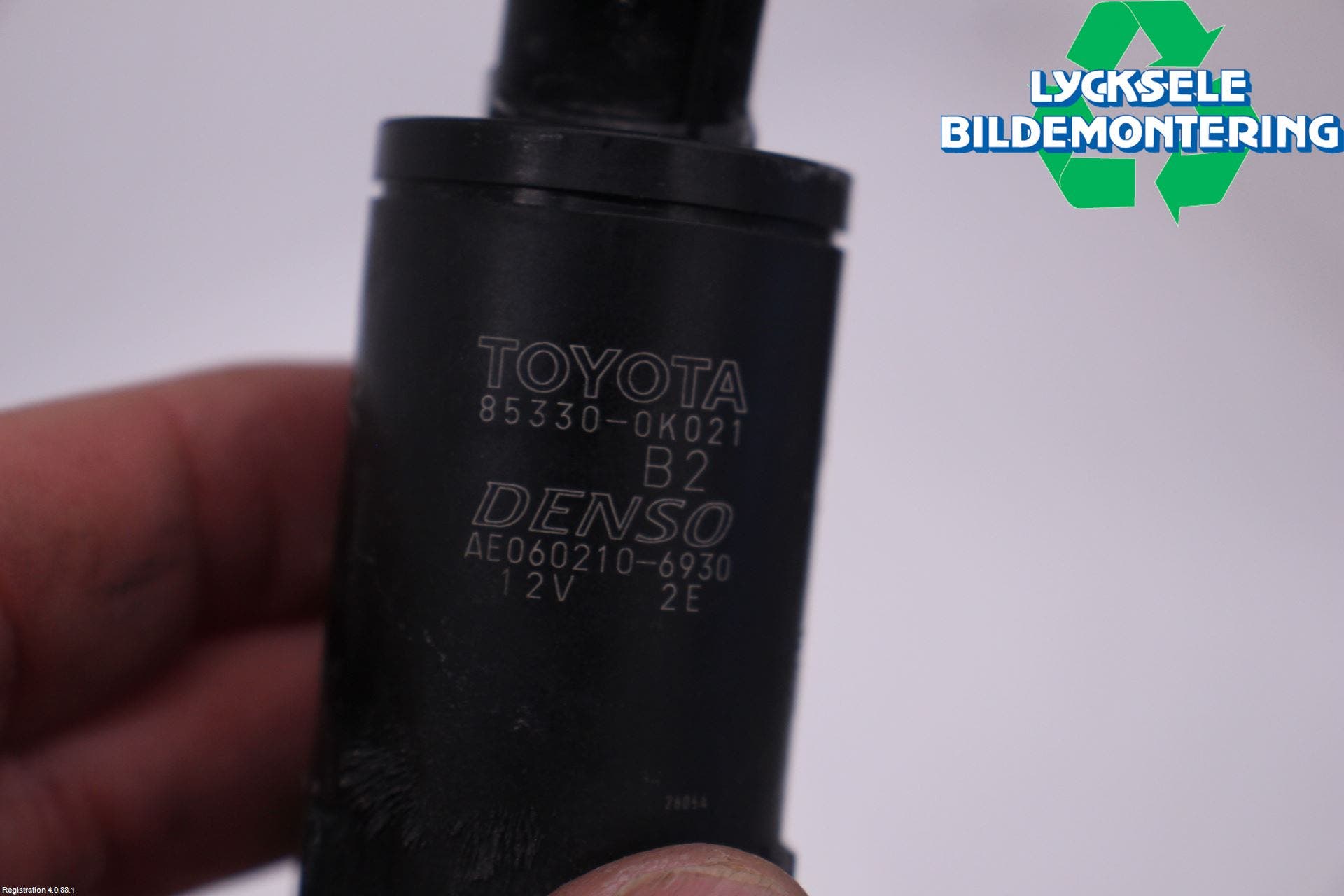 Toyota HILUX 16- Spolarpump Vindruta