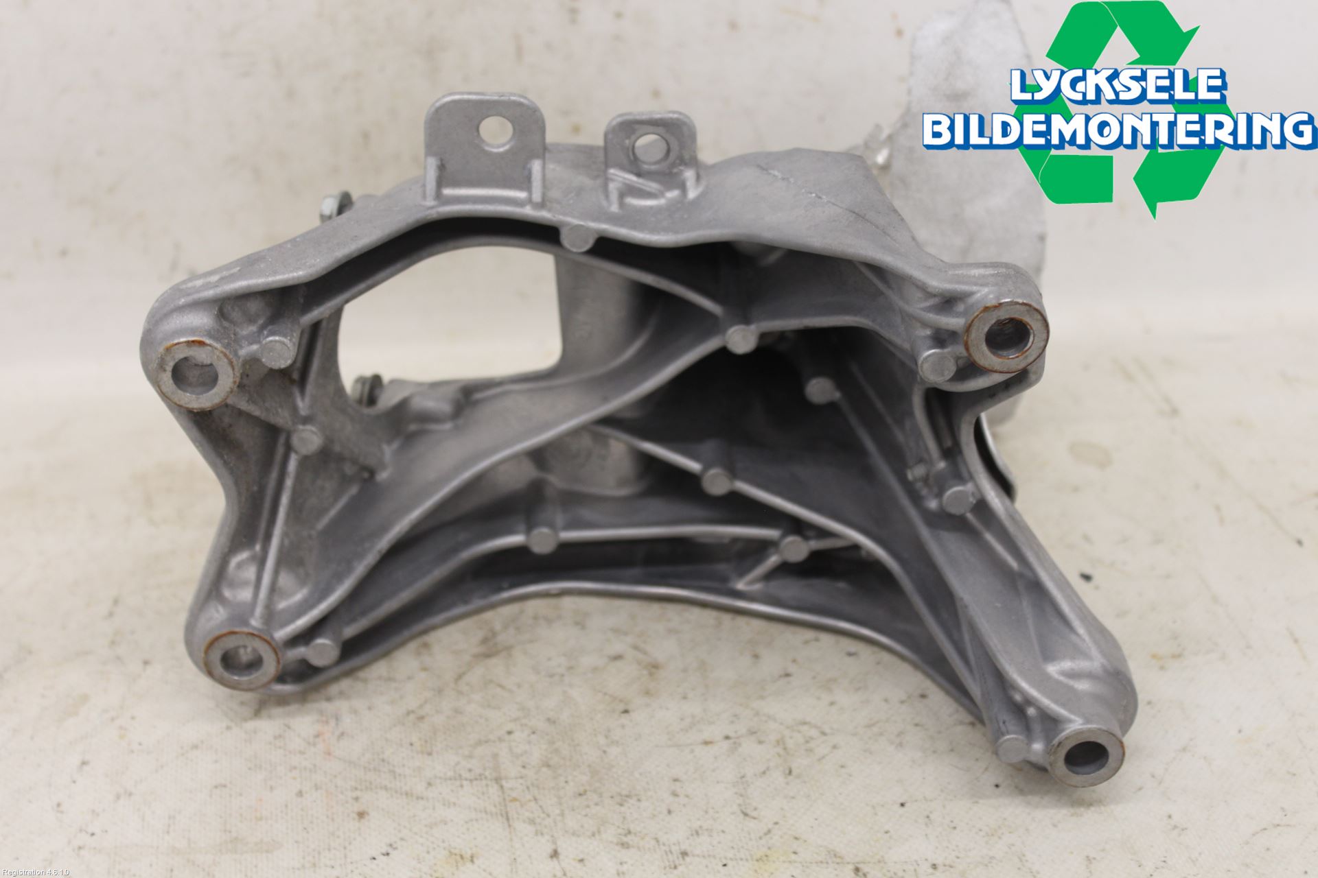 Audi Q5/SQ5 17- Motorfäste