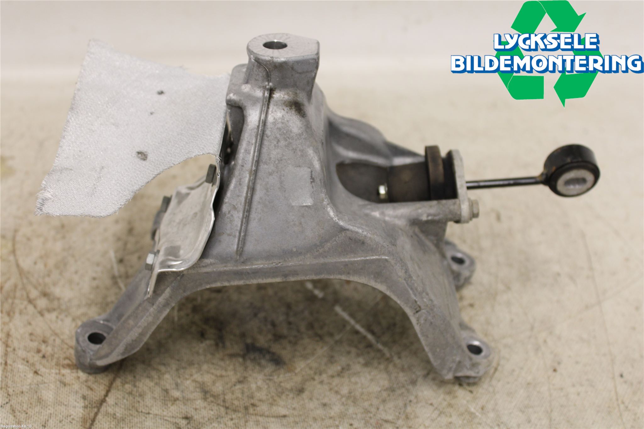 Audi A6 F2/C8 19- Växellådsfäste