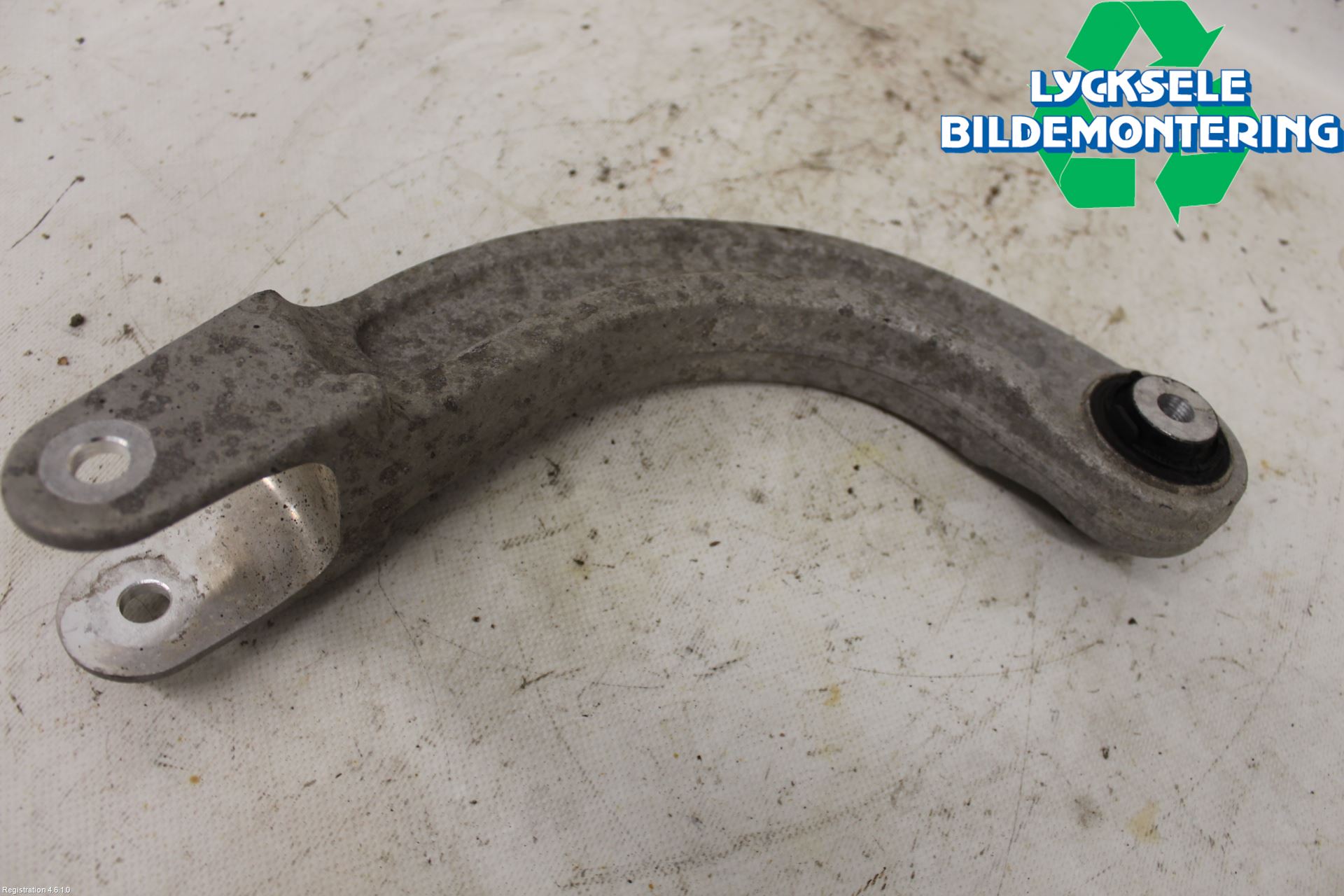 Cupra BORN 22- Bärarm Bak Höger