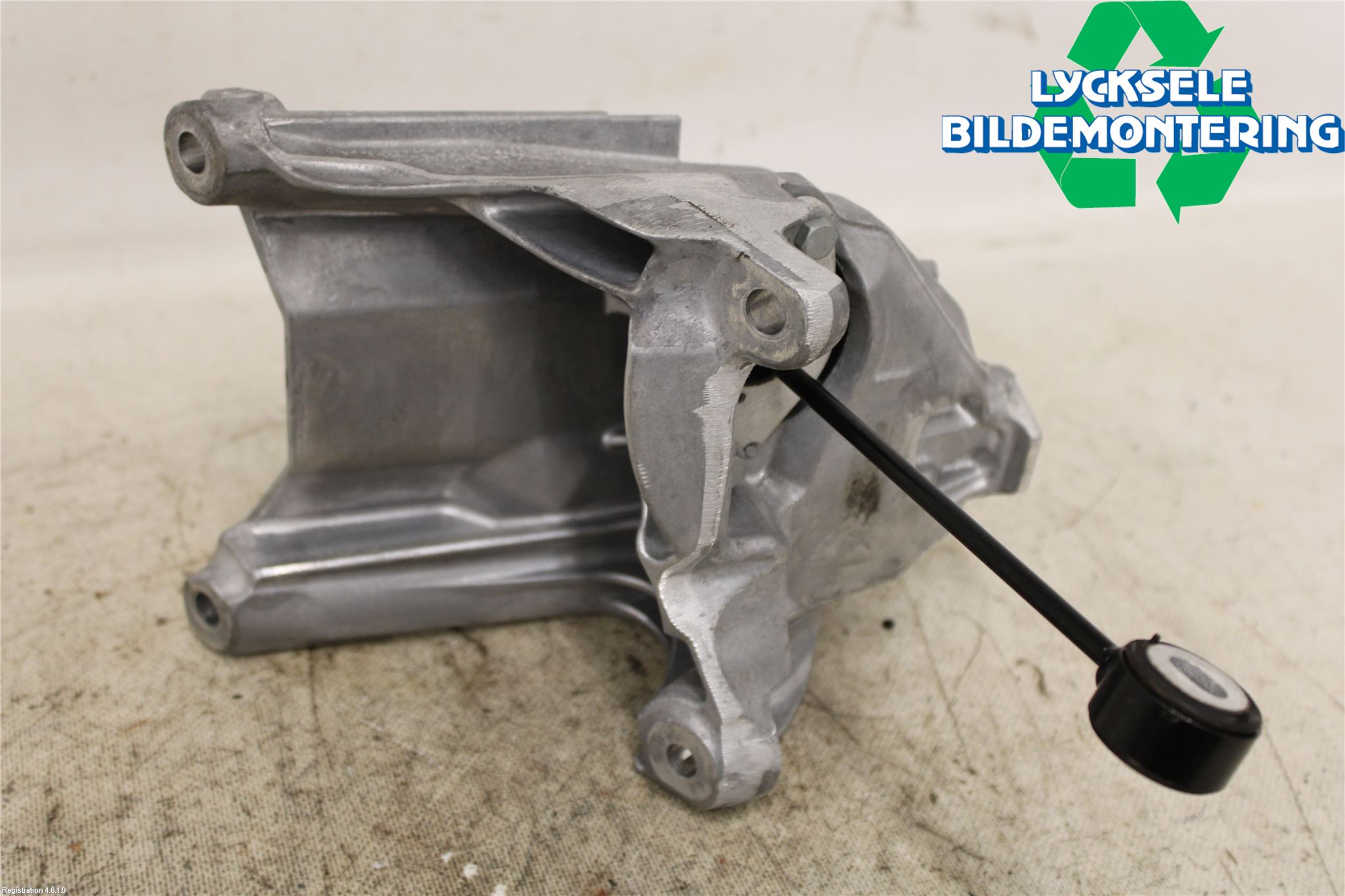 Audi A6 F2/C8 19- Växellådsfäste