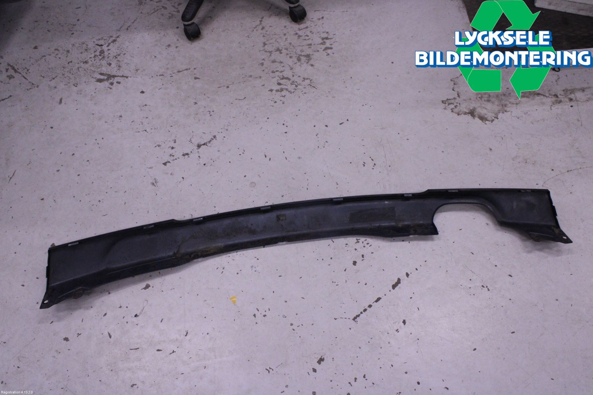 BMW 3 F30/F31/F80 12-19 Stötfångardel Bak Mitt