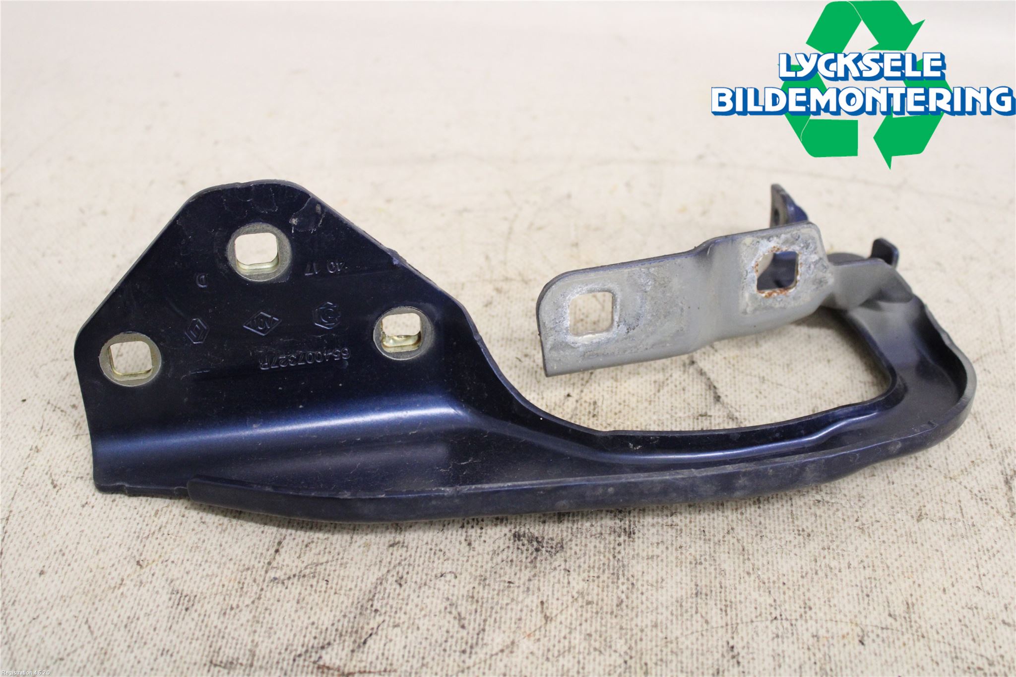 Dacia DUSTER 10-17 Huvgångjärn