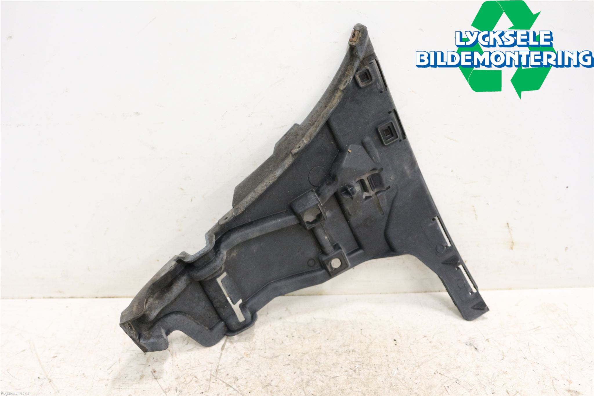 Volvo V70 05-08 Stötfångarfäste Fram Vä