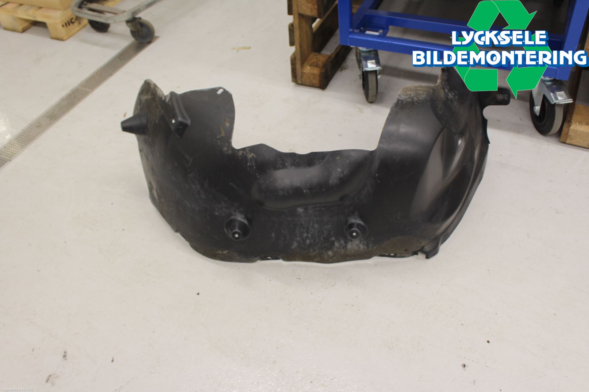 Volkswagen VW AMAROK 2H 10-22 Skärm Inner