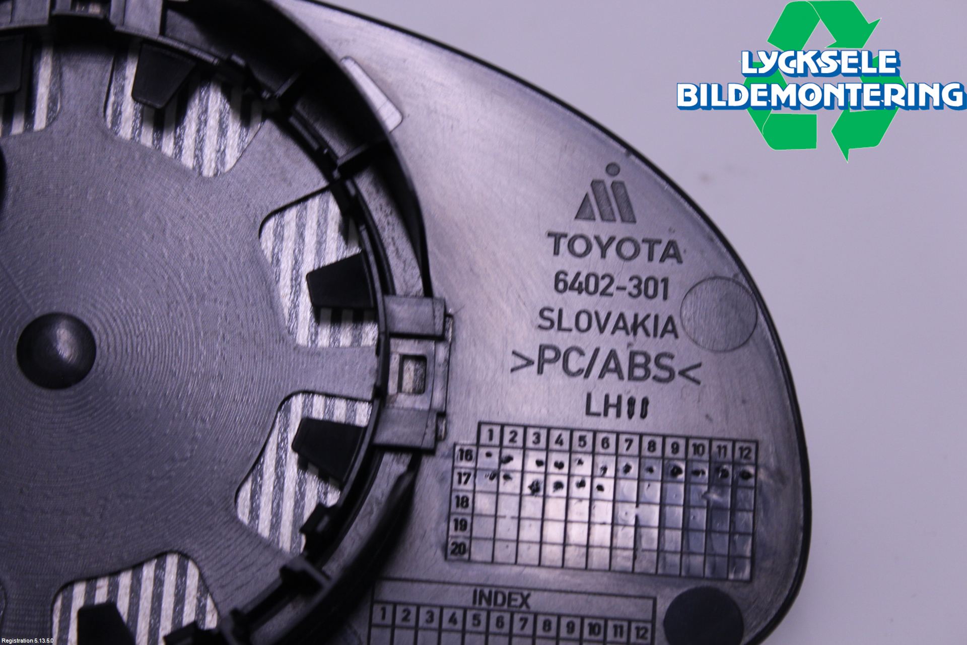 Toyota YARIS XP130 15-20 Spegelglas Vä