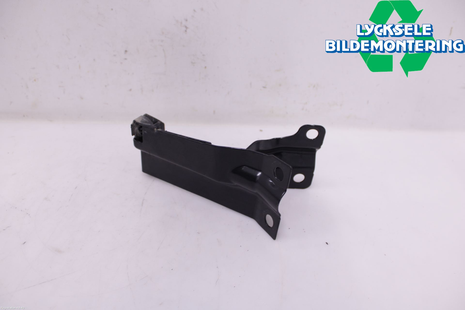 Volvo XC70 08-13 Kylarfäste-Ram-Balk