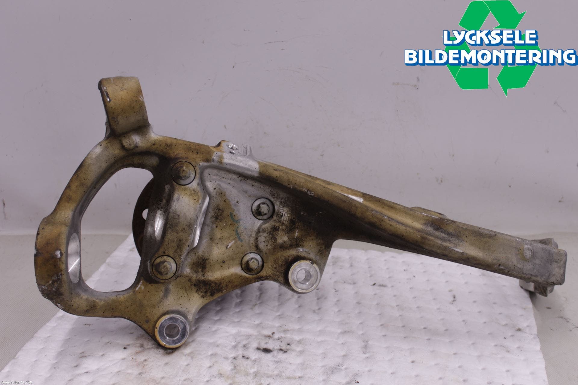 Mercedes-Benz MB C-KLASS (W205) 14-21 Styrspindel Lagerhus Vä