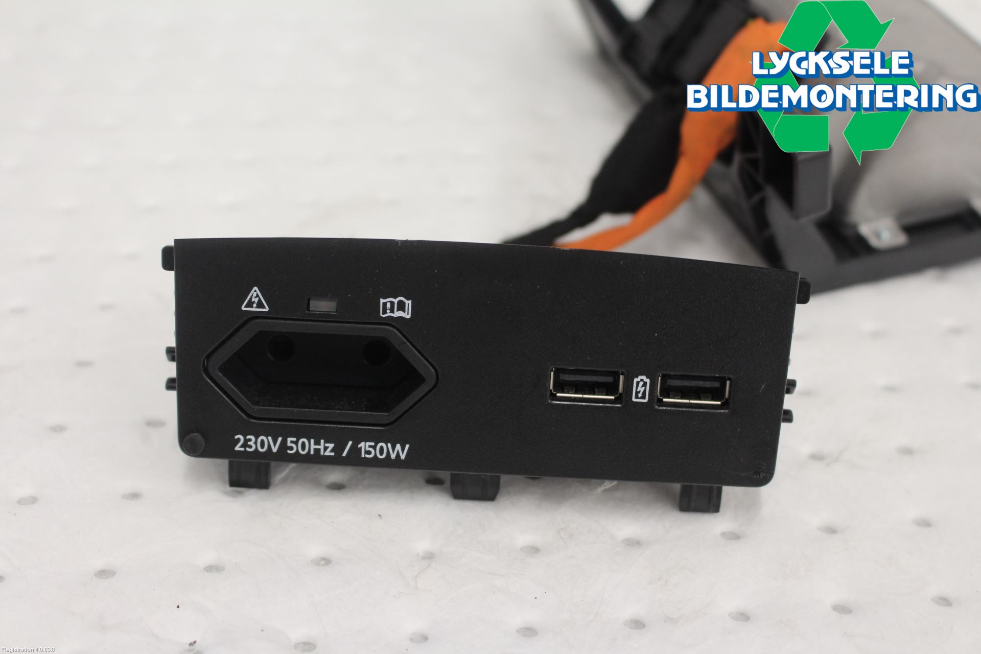Skoda SUPERB 16-24 Inverter 12 -> 220 V