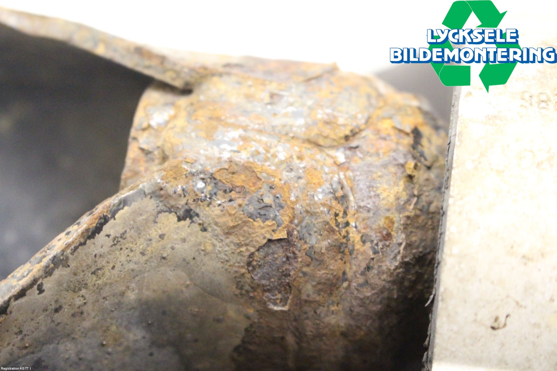 Audi A3/S3 05-13 Bärarm Fram Undre Vä