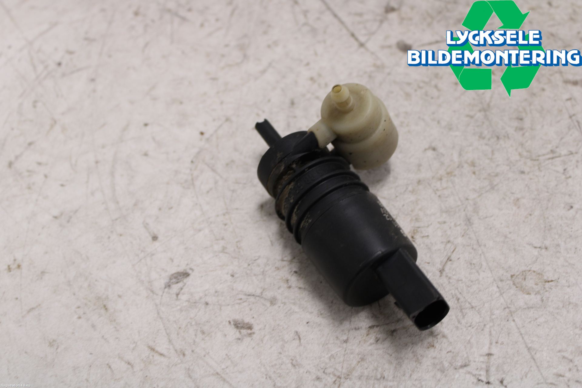 Volkswagen VW CADDY      04-10 Spolarpump Vindruta
