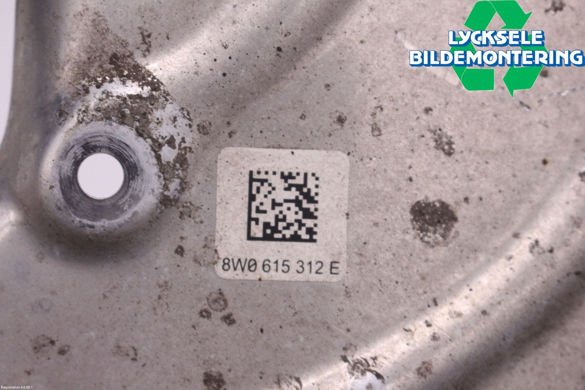 Audi A6 F2/C8 19- Bromssköld Fram