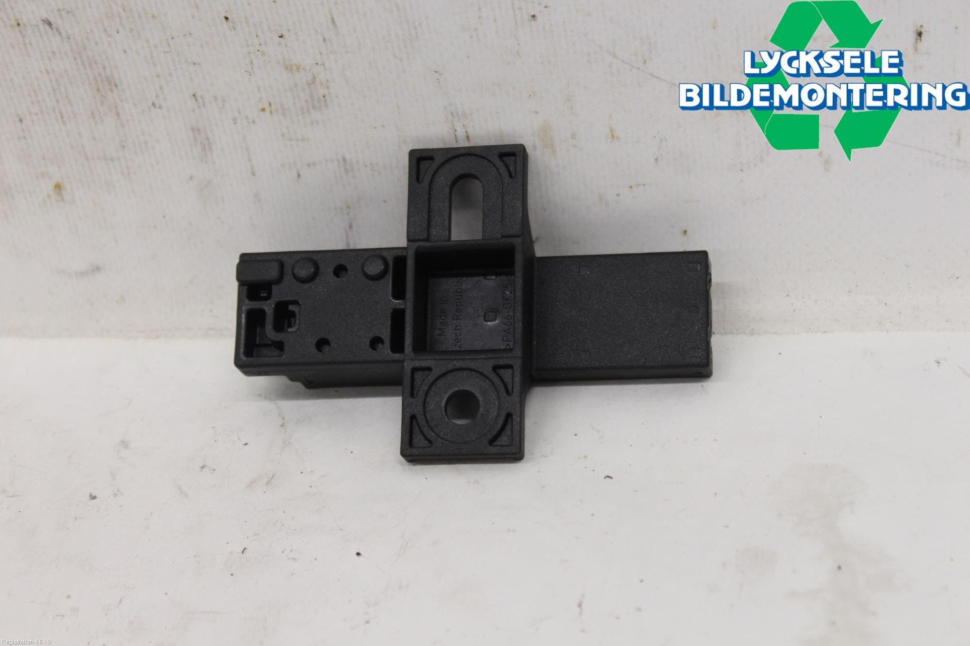 Audi A4/S4 B9 20- Antenn