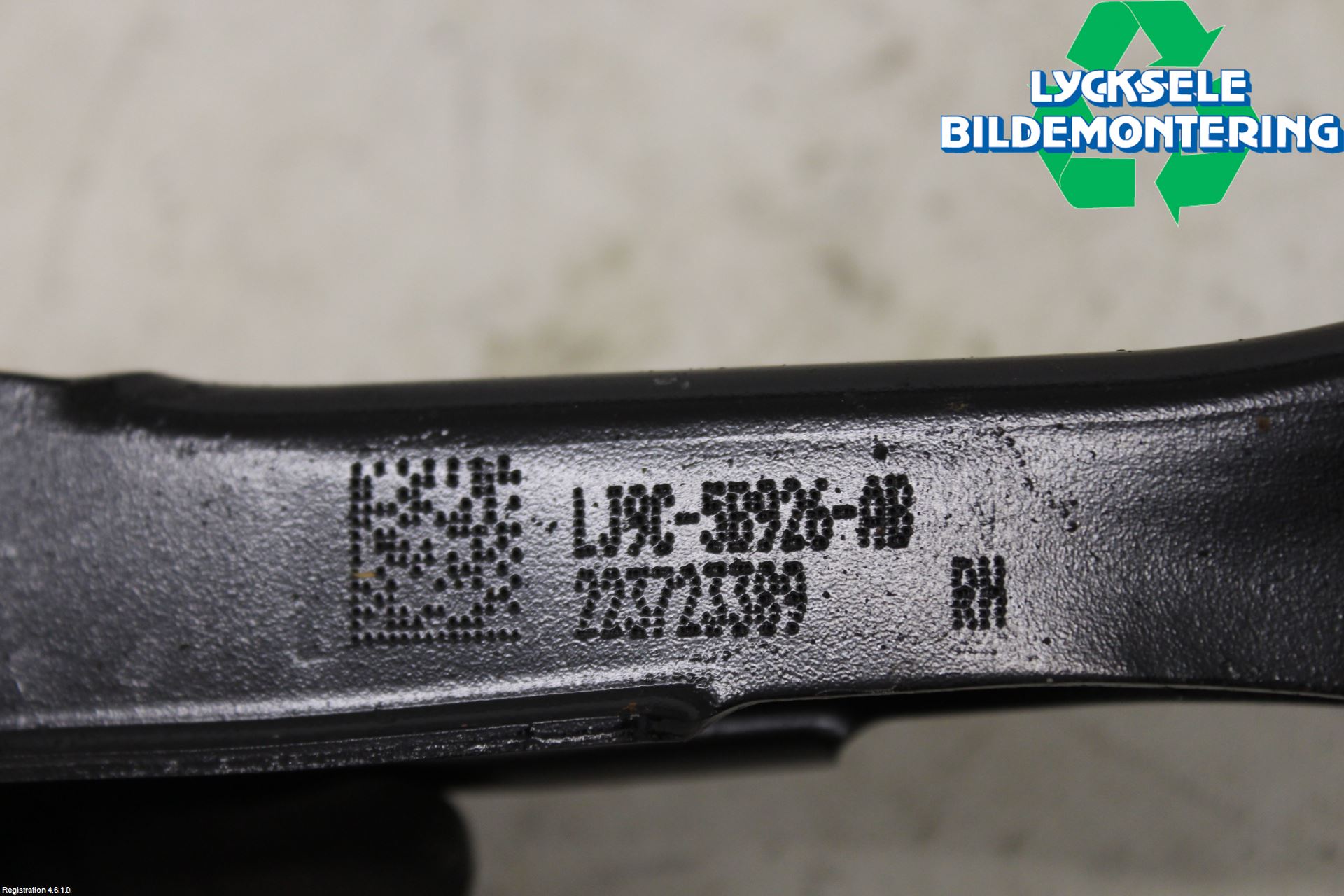 Ford MUSTANG Mach-E 21- Bärarm Bak Höger