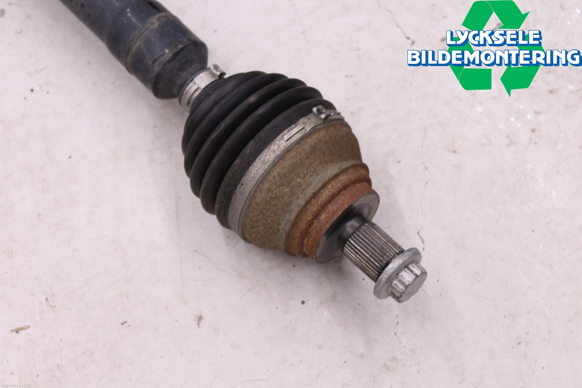 Volkswagen VW PASSAT 20-24 Drivaxel Fram Höger