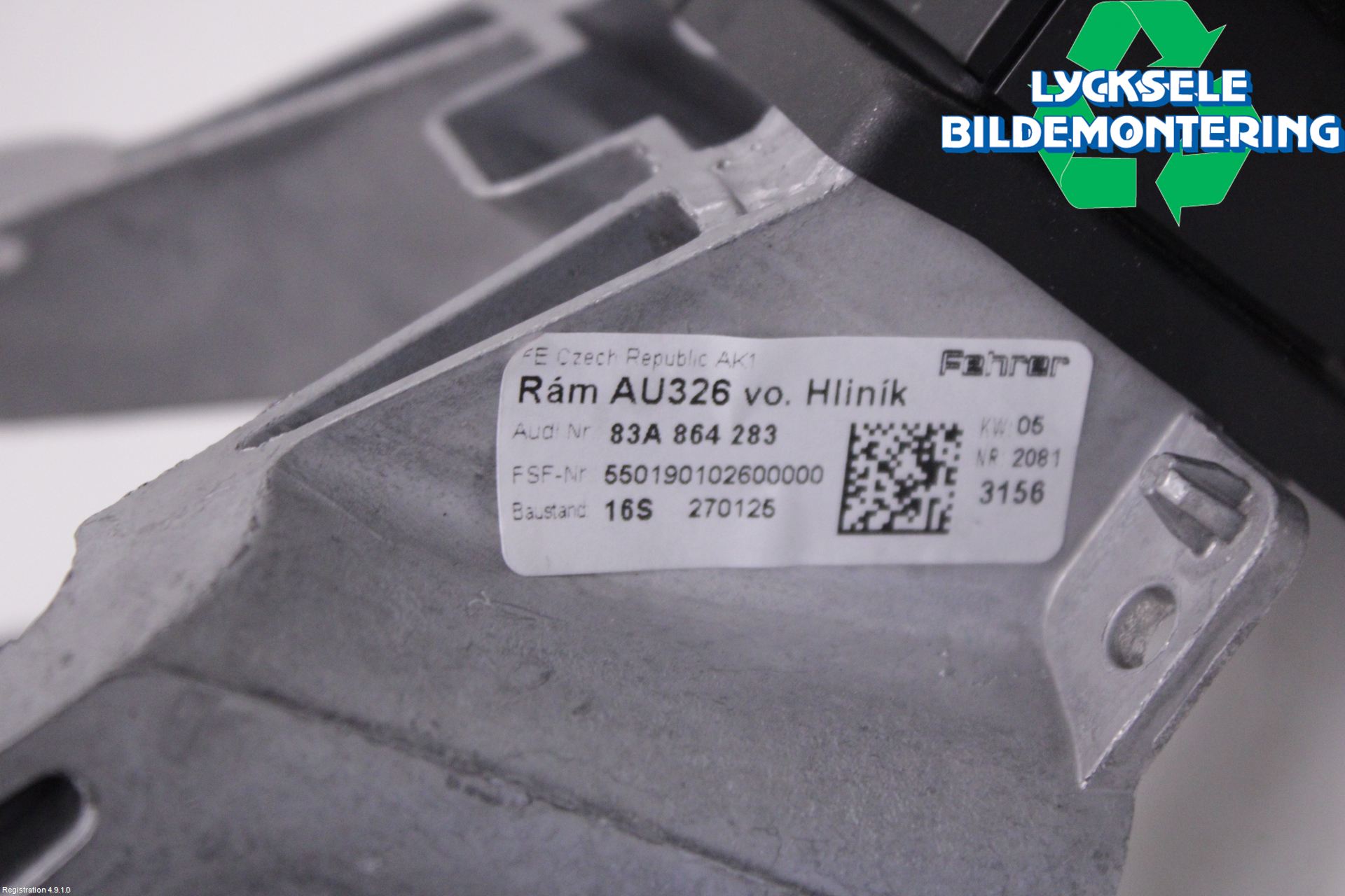 Audi Q3 F3 19- Inredning Armstöd