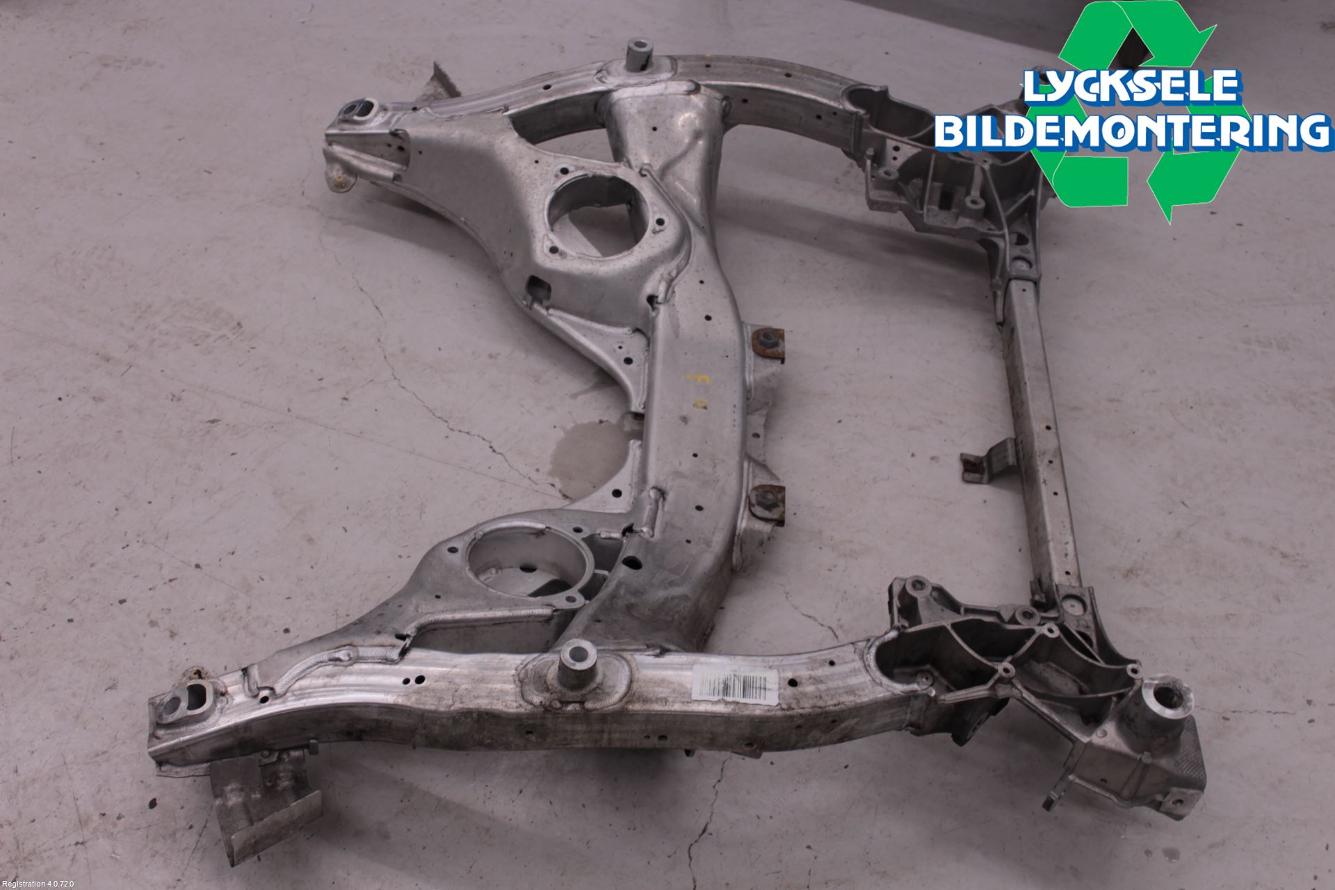 BMW 5 F10/F11/F18 09-17 Framvagnsbalk