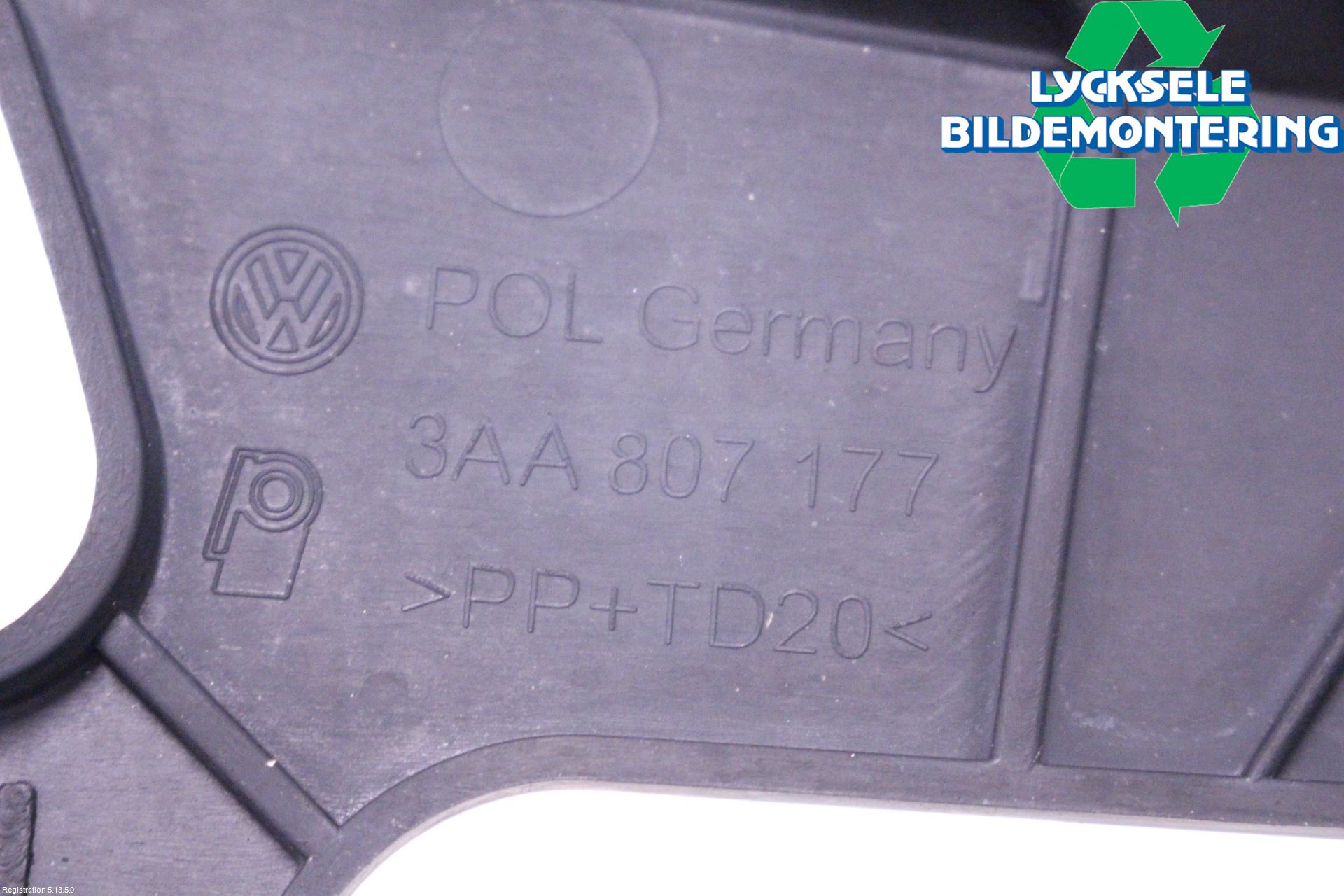 Volkswagen VW PASSAT 11-14 Stötfångarfäste Fram Vä