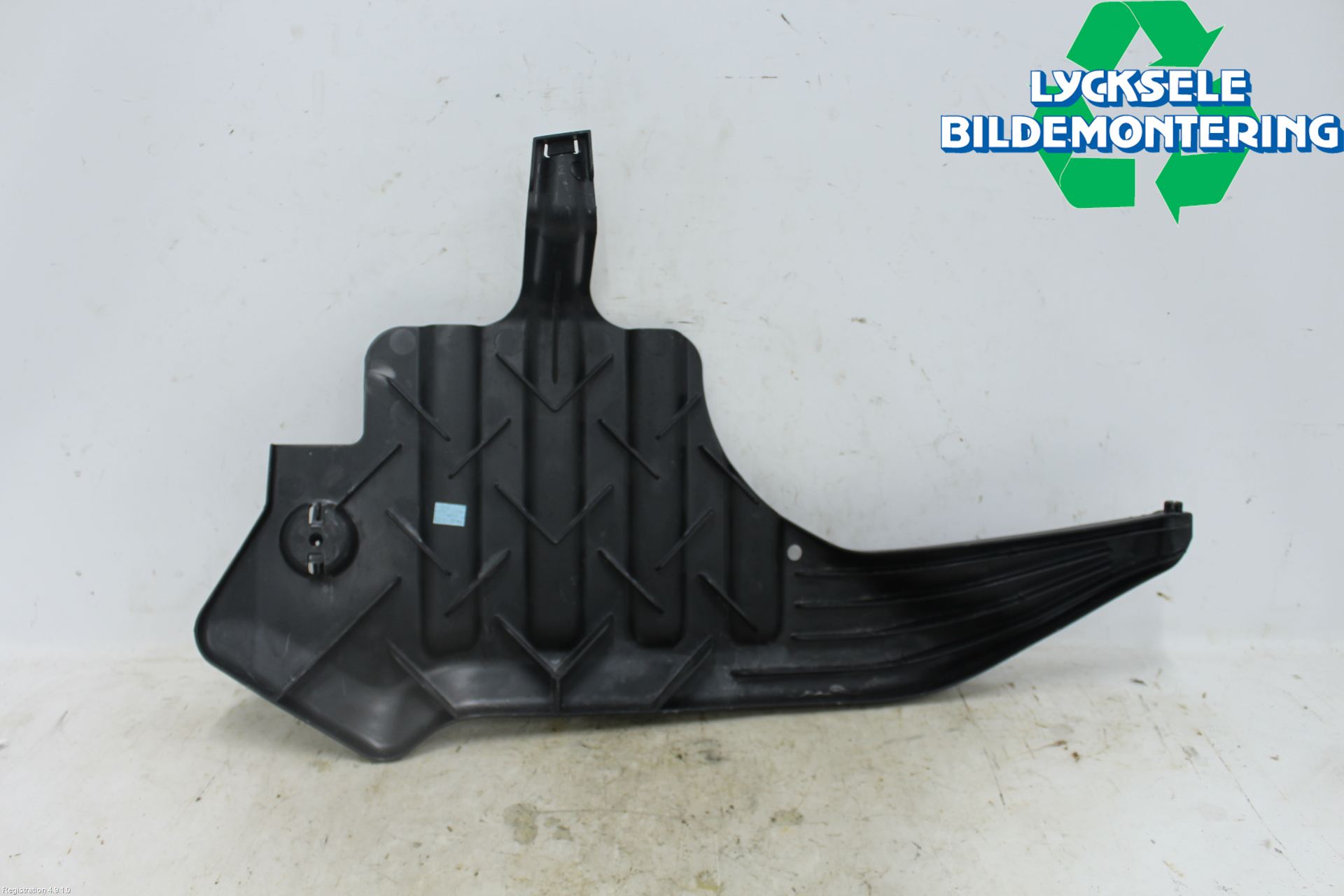 Audi Q3 F3 19- Stänkskydd