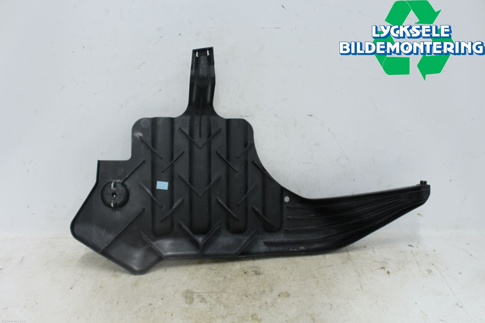 Audi Q3 F3 19- Stänkskydd