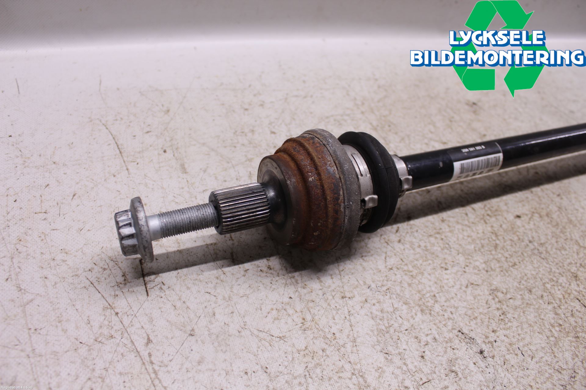 Volkswagen VW TIGUAN 16-24 Drivaxel Bak Vänster