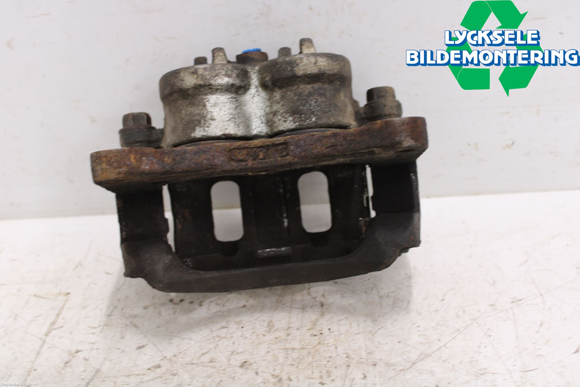 Mitsubishi PAJERO  99-06 Bromsok Fram Höger