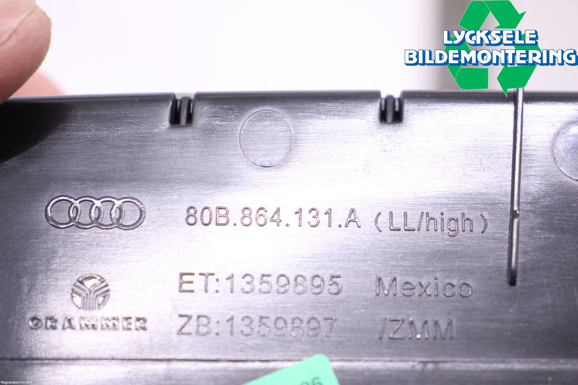 Audi Q5/SQ5 17- Instrumentbräda Förvaringsfack