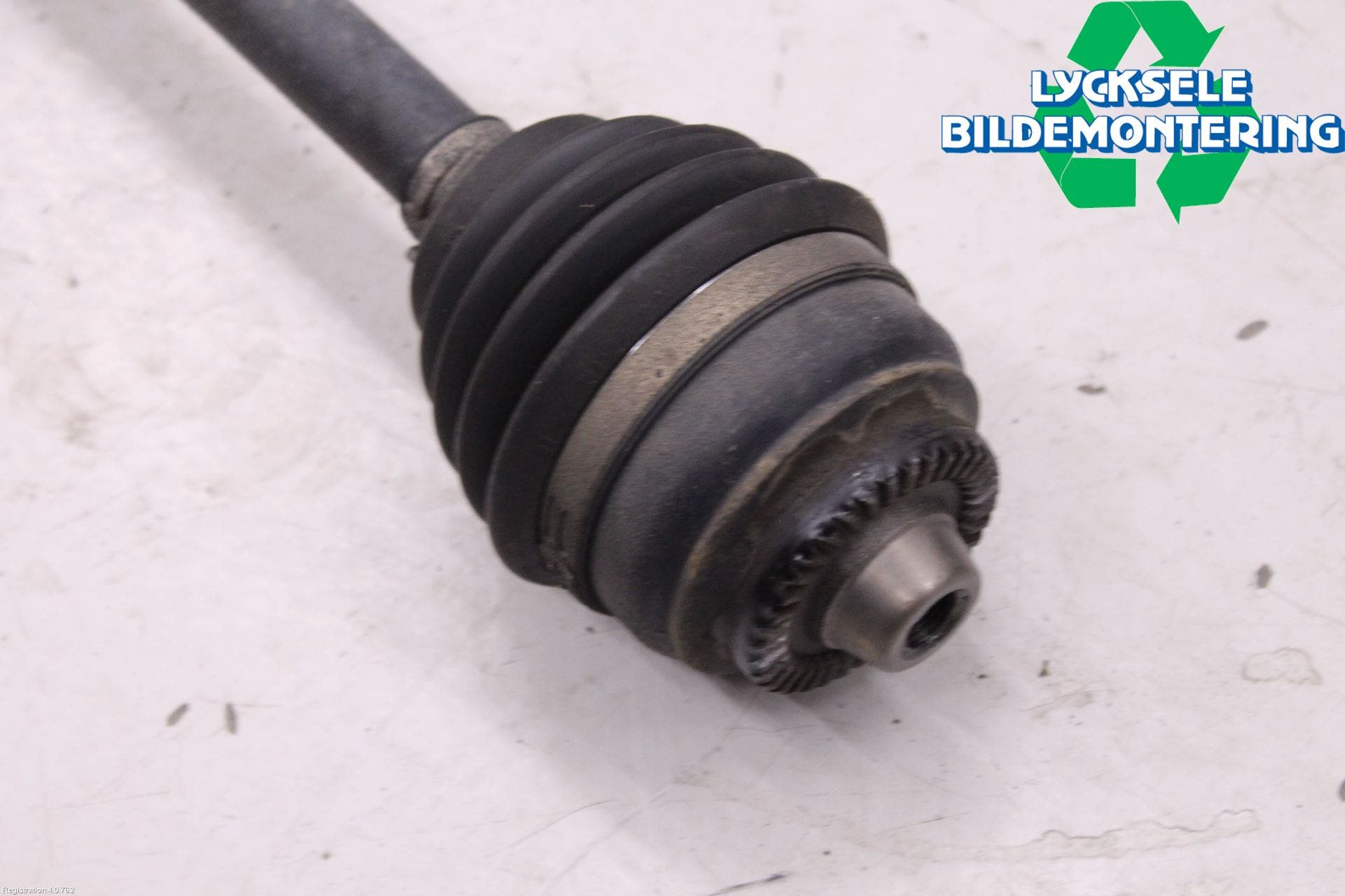 BMW X3 F25 10-17 Drivaxel Fram Höger