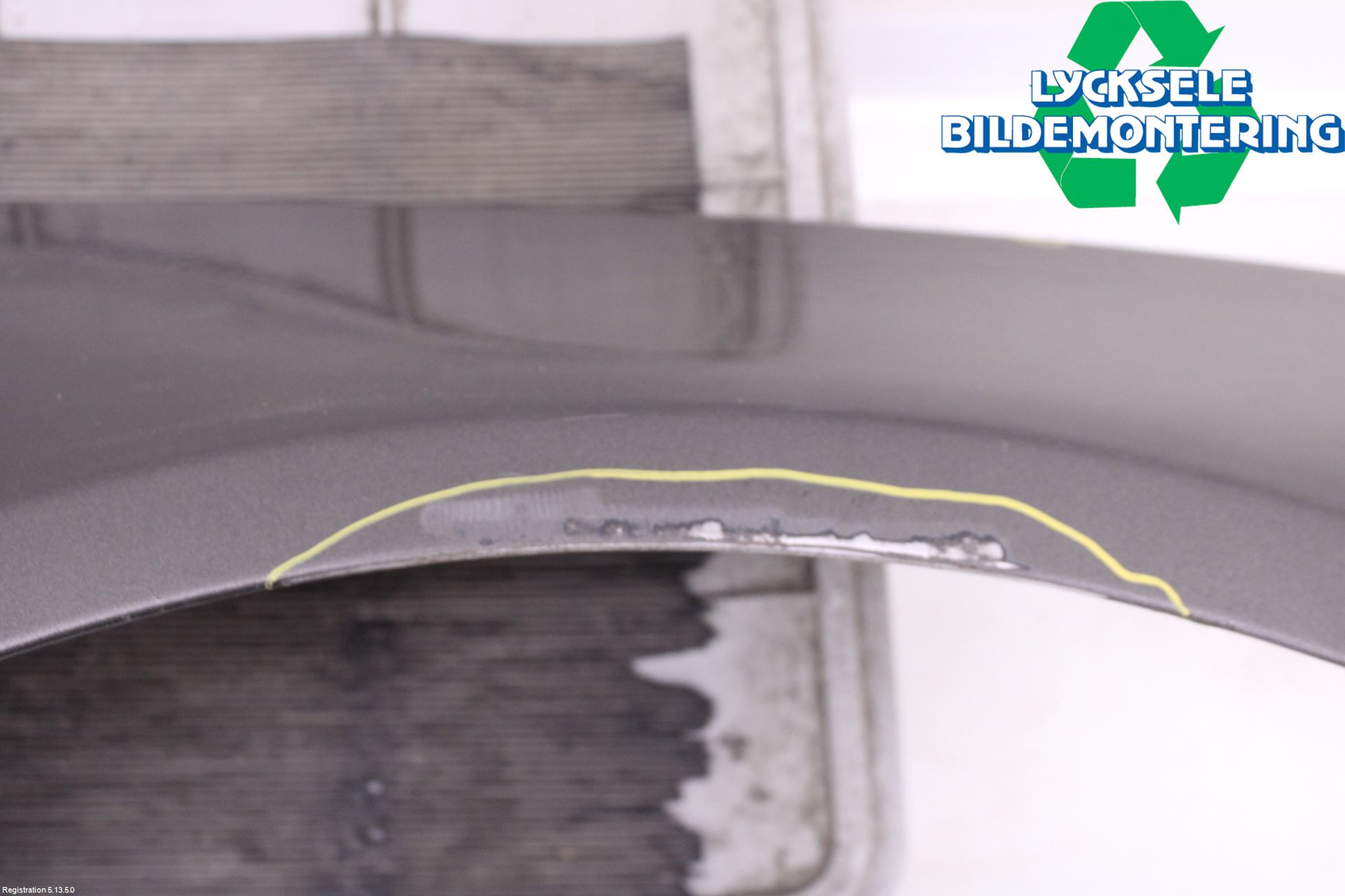BMW 5 F10/F11/F18 09-17 Skärm Fram Höger