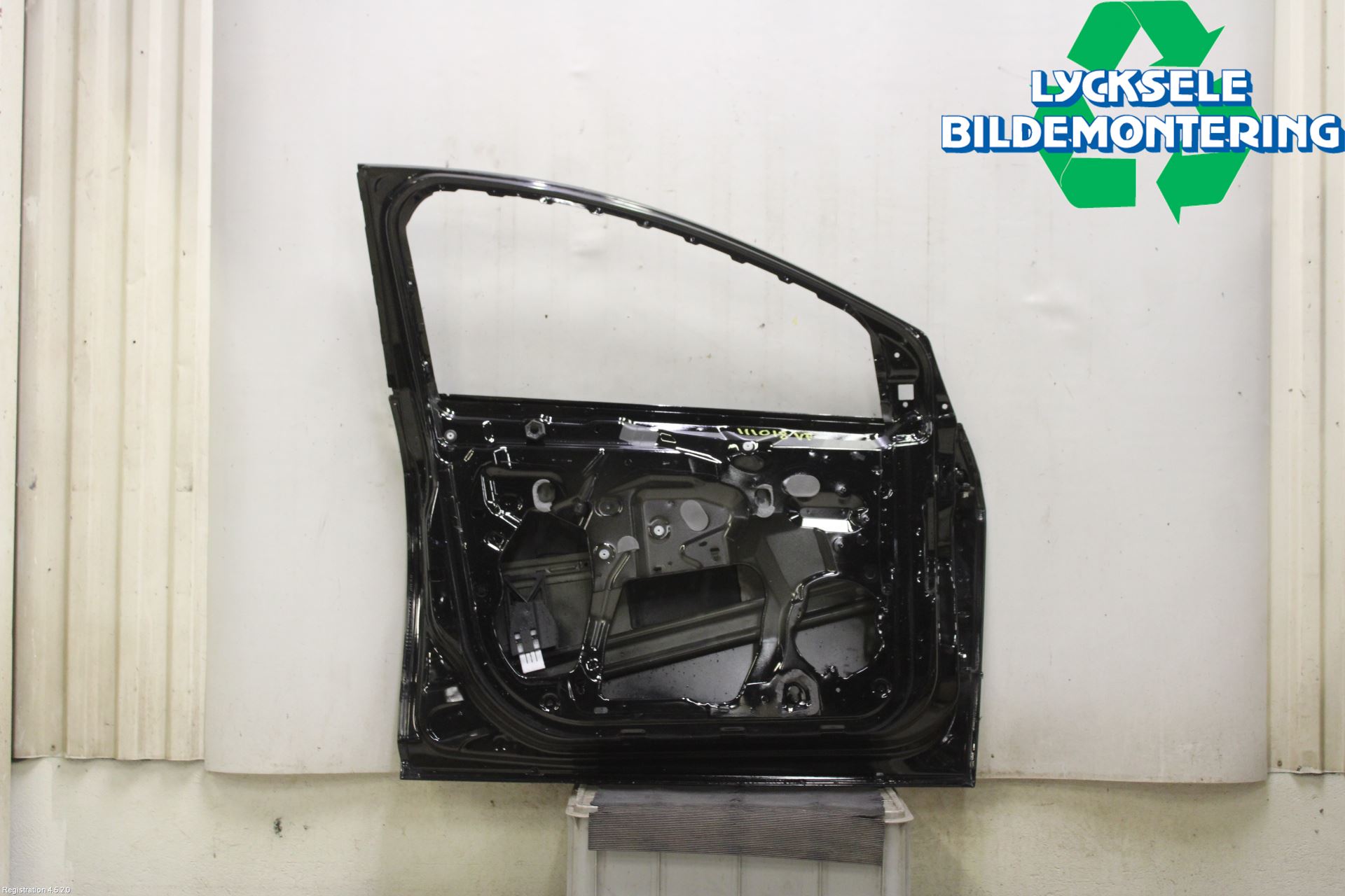Ford FOCUS 15-18 Dörr Fram Vänster