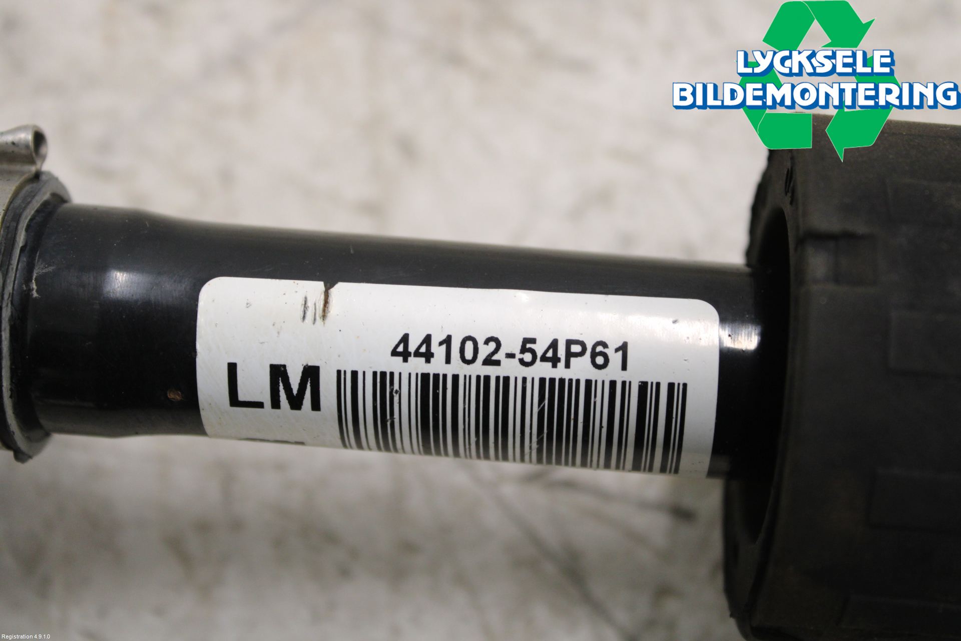 Suzuki SX4 S-CROSS 22- Drivaxel Fram Vänster