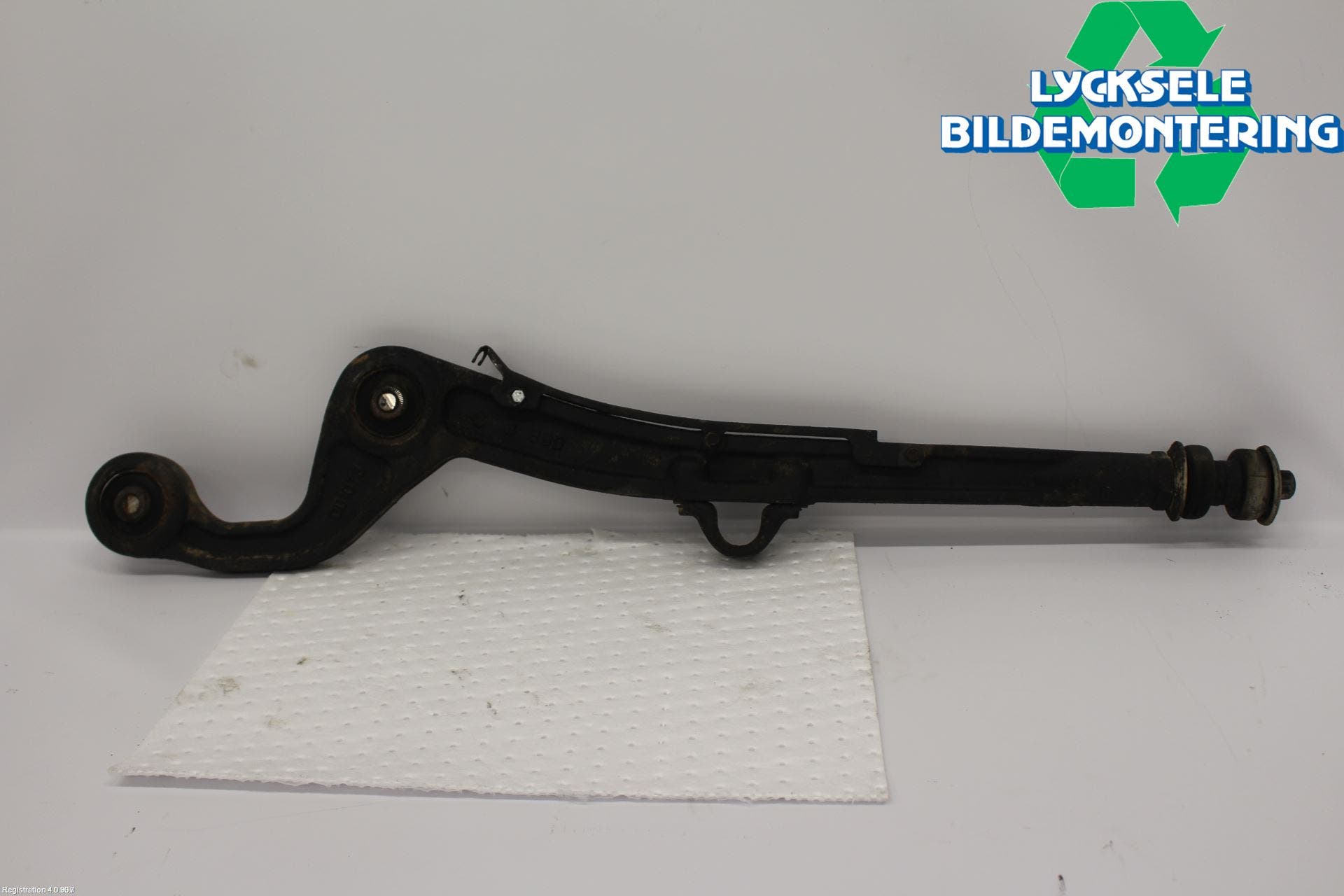 Nissan PATROL Bärarm Fram Undre Hö